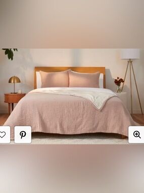 ISO Casper SPICE Matelasse coverlet